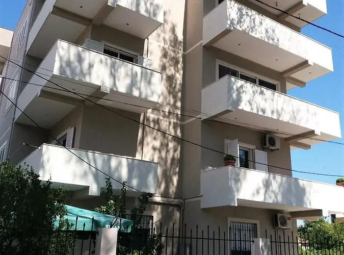 Kulla E Vekut * Durrës